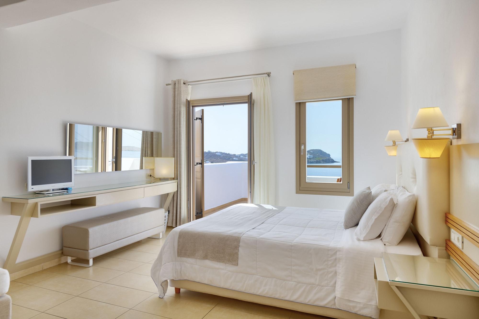 Lithos By Spyros & Flora Otel 4*