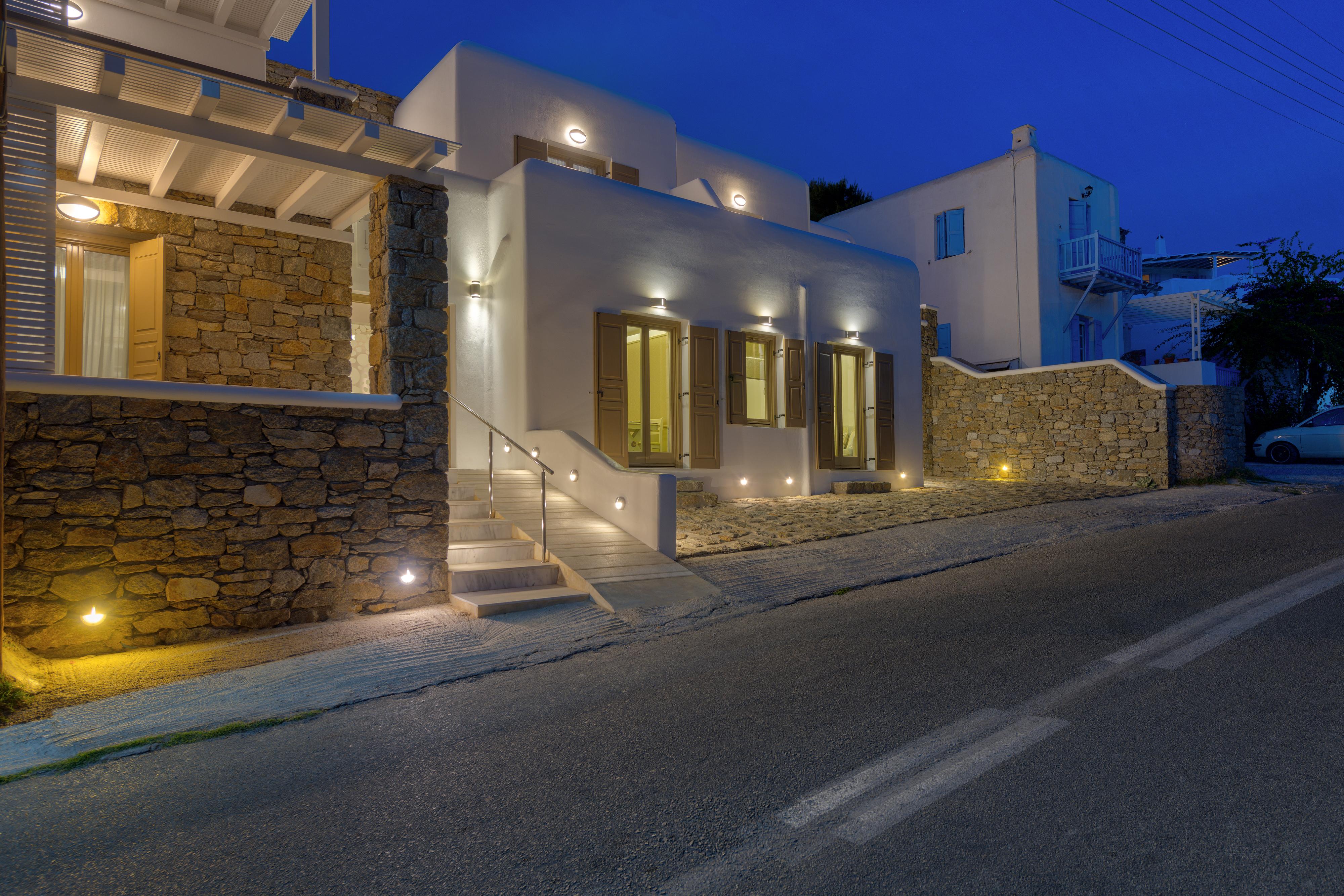 מלון Lithos By Spyros & Flora 4*